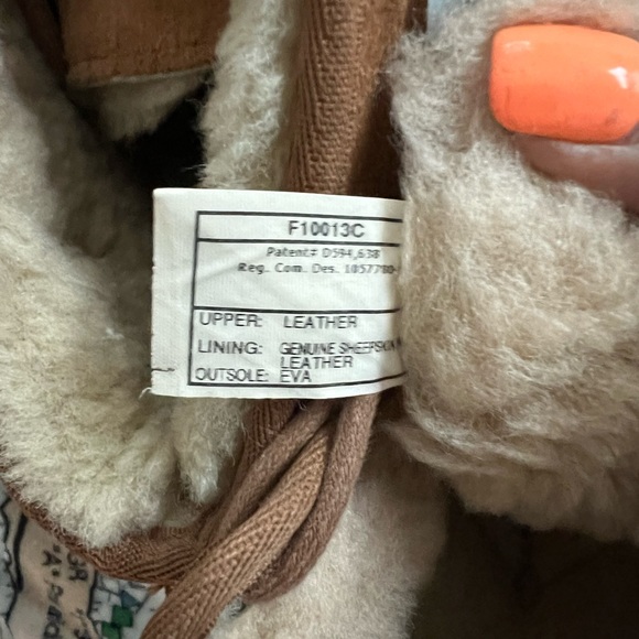 UGGs - Picture 5 of 7